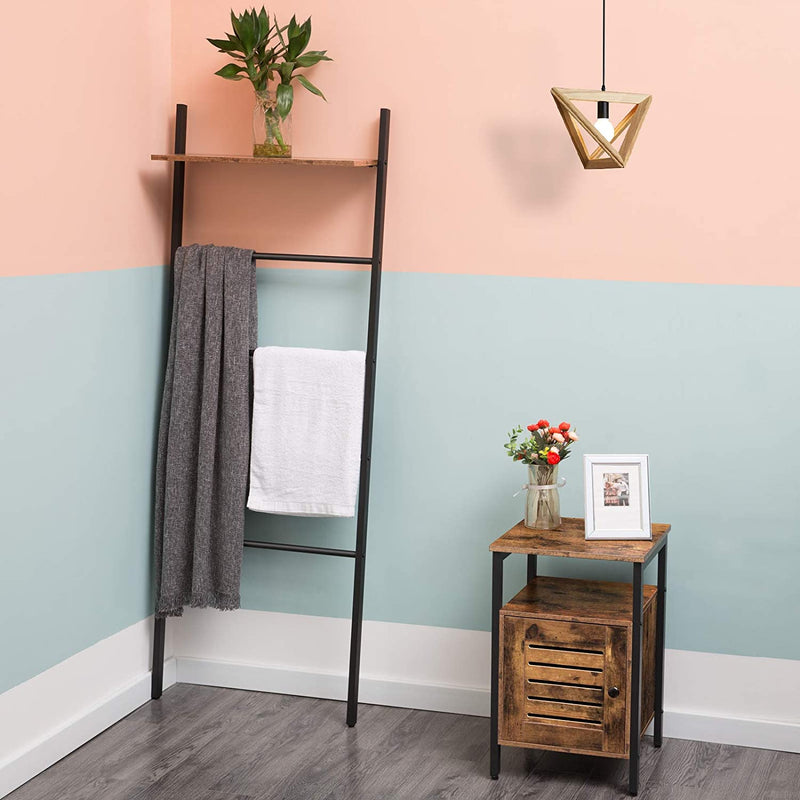 Ladder Handdoekenrek, Leaning Ladder Plank, 4 Hangende Rails en Bovenplank, Badkamer Handdoekstandaard, Handdoekhouder Industriële Stijl, Eenvoudig te monteren, Rustiek Bruin EBF73CJ01